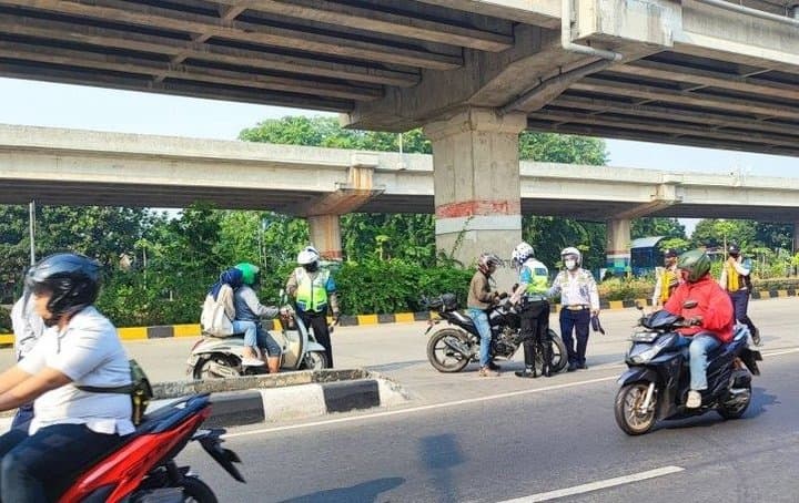 213 Pengendara di Jakarta Terjaring ETLE, Banyak Tidak Pakai Helm