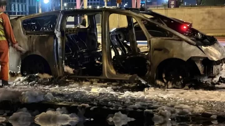 Makin Sering! Sebulan 2 Mobil Listrik Terbakar, Kali ini Saat lagi Jalan