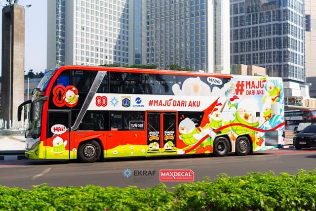 MaxDecal Sulap Bus Transjakarta Peringati HUT Kemerdekaan RI