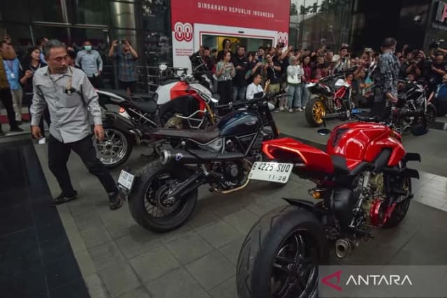 Ducati Scrambler  Immanuel Ebenezer Tembus Rp400 Jutaan!