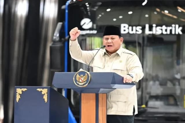 Prabowo Mau Setop Impor BBM, Siapkan Sedan Listrik