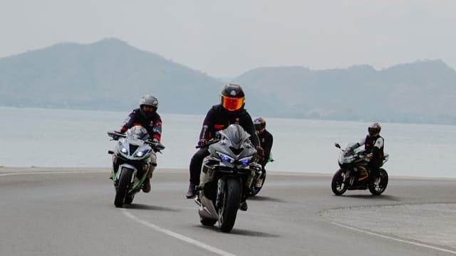 Repsol Ajak Komunitas Touring di Lombok Lewat Program Bentang Cerita