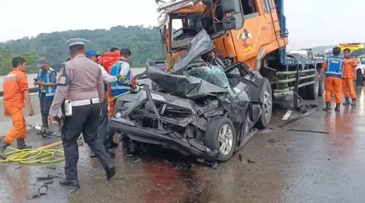 Lagi, Truk Rem Blong Picu Kecelakaan Maut di Cipularang