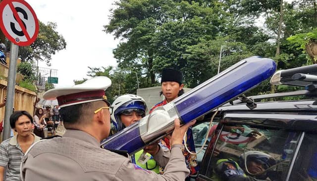 Polisi Tindak 2.062 Pelanggar Rotator, Banyak Pejabat Kena Tilang