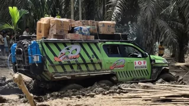 Spesifikasi Mobil Offroad 6x6 yang Terabas Rute Bencana di Aceh