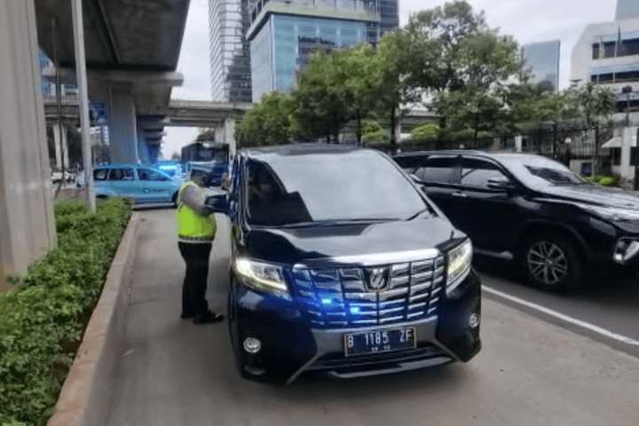 Pengamat: Sirene dan Rotator Polisi Picu Stres di Jalan