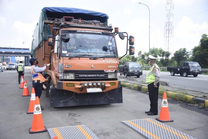 Polisi Mulai Sosialisasi Pemberantasan Truk ODOL, Ini Target Incarannya! Polisi Mulai Sosialisasi Pemberantasan Truk ODOL, Ini Target Incarannya!