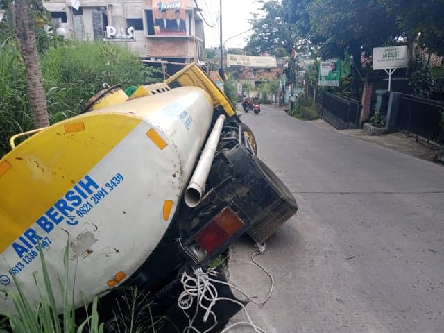 Truk Bantuan Bencana Aceh Rem Blong, Dua Relawan Tewas!
