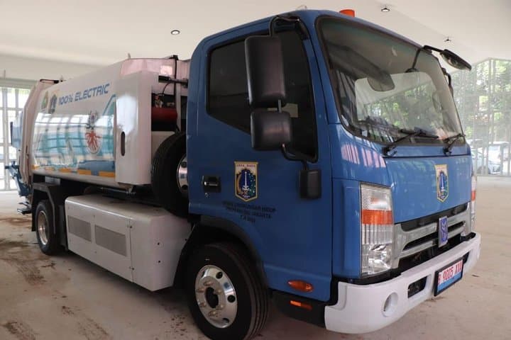 Truk Sampah Listrik Mulai Seliweran di Jakarta