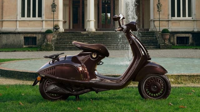 Vespa 946 Horse Edisi Terbatas Diluncurkan Menyambut Tahun Kuda
