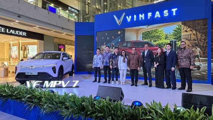 VinFast Luncurkan VF MPV 7 Versi CKD Setir Kanan, Harga Naik?