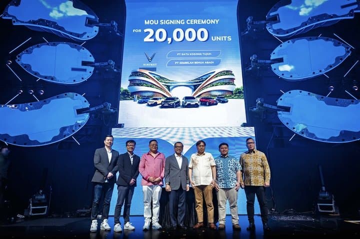 VinFast Invasi RI: 20 Ribu Mobil Listrik dan  6 Diler Motor Listrik