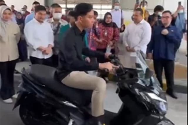 Saat Gibran Jajal Motor Listrik Tangkas X7, Seperti Apa Spesifikasinya?