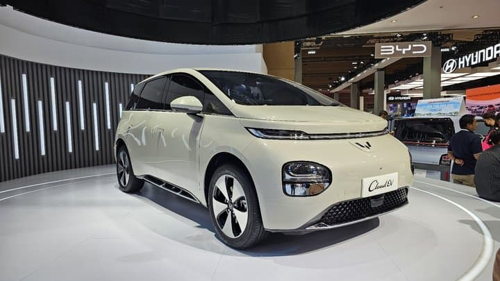 Pria Ini Belanja Barang Elektronik, Eh Dapat Wuling Cloud EV Gratis!