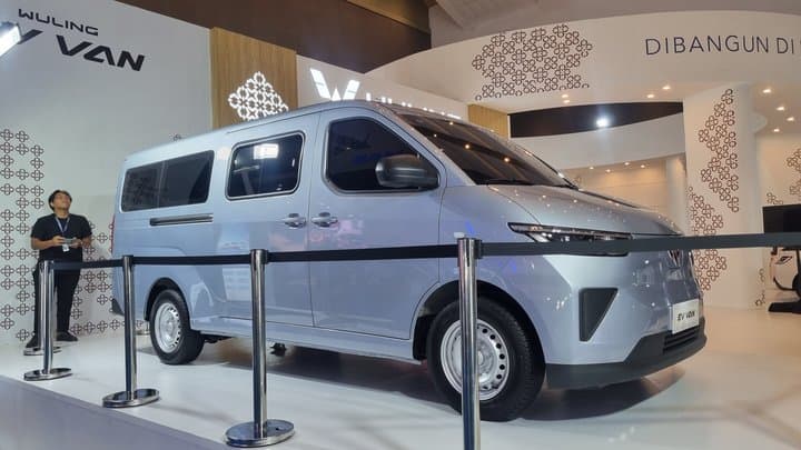Wuling EV Van Diperkenalkan di PEVS 2025, Pesaing DFSK Gelora EV