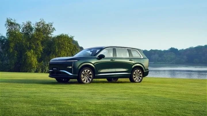 Wuling Luncurkan Xingguang L, Tanpa Bensin Bisa Jalan 260 Km