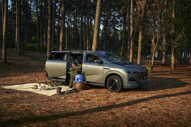 Penantang Baru Alphard, Xpeng X9 Meluncur Gobal Harga Rp800 Jutaan!