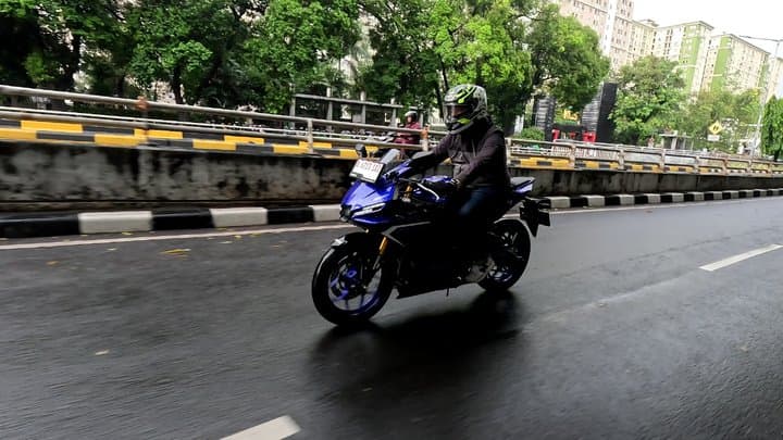 Review New Yamaha YZF-R25: Kencang Tapi Gak Bikin Pegel
