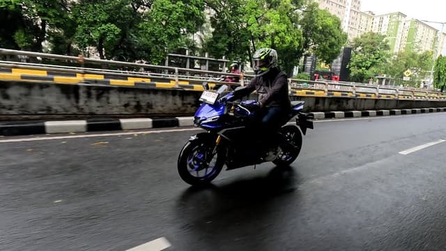 Review New Yamaha YZF-R25: Kencang Tapi Gak Bikin Pegel