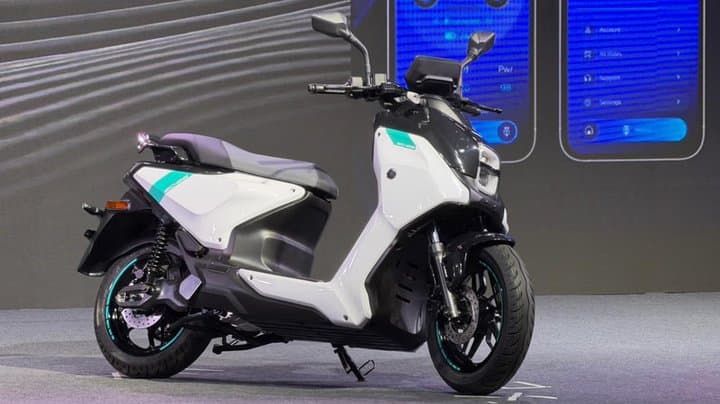 Motor Listrik Yamaha EC-06 Dirilis, Harga Ekonomis Bisa Tembus 169 KM!