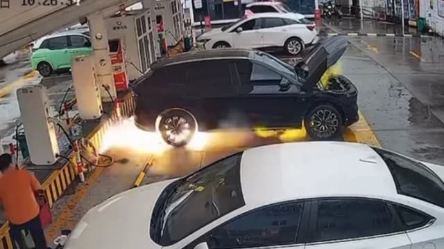 Ini Tanggapan Zeekr Soal Mobil Listriknya yang Terbakar di SPKLU