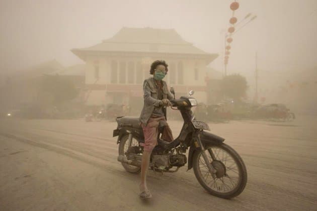 Jangan Sepelekan, Ternyata Abu Vulkanik Bikin Ban Motor Cepet Aus