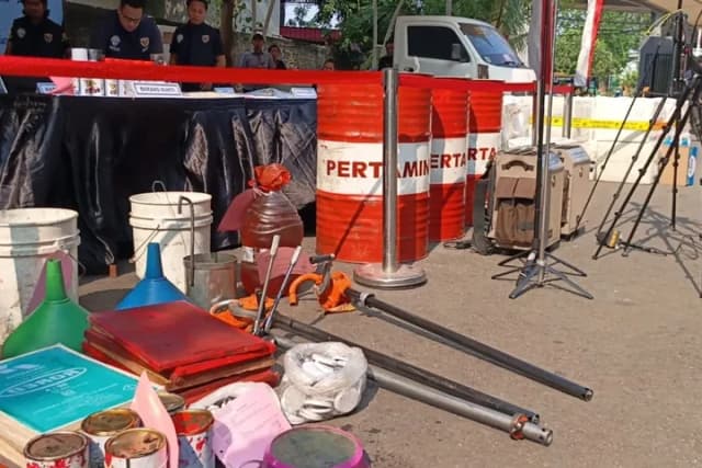 Pabrik Oli Palsu di Cengkareng Digerebek, Cuannya Tembus Rp864 juta