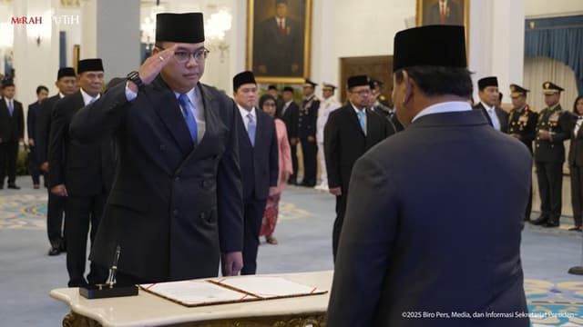 Wamen Komdigi Angga Raka Kini Jabat Kepala Badan Komunikasi Pemerintah