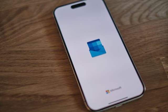Panduan Membuat Akun Email Outlook dengan Mudah 