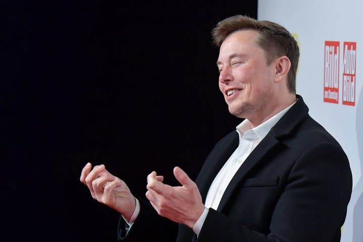 Elon Musk Jual X (Twitter) ke Perusahaannya Sendiri