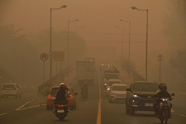 Karhutla Bikin Udara Berbahaya, Pantau Lewat 4 Aplikasi Ini
