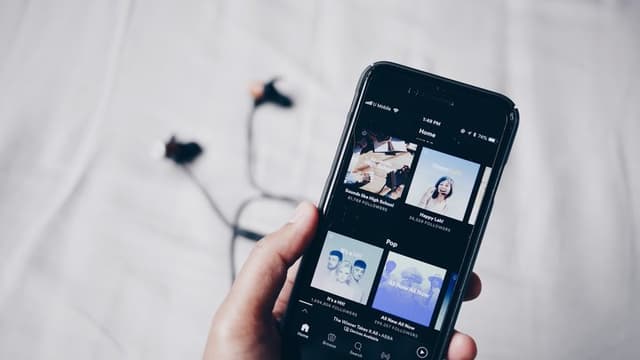 Spotify Diboikot Musisi: Apa yang Sebenarnya Terjadi?