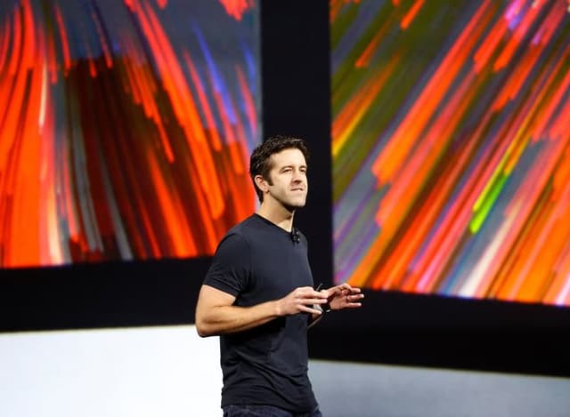 Kenalan dengan John Ternus, Si Ahli Hardware yang jadi CEO Baru Apple