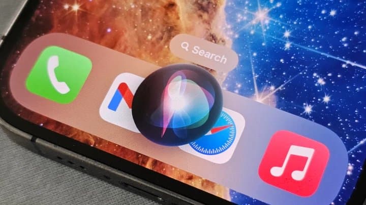 Internal Apple Bergejolak Gegara Siri Pintar yang Tertunda
