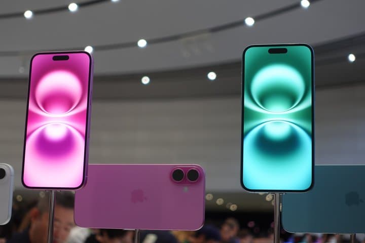 Meringkus Warna dengan Lensa Kamera iPhone 16 Plus
