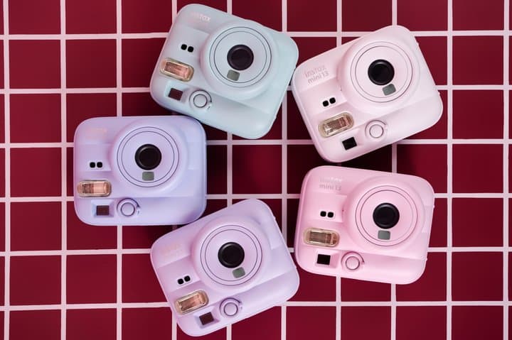 Instax Mini 13 dan Wide 400 Jet Black Rilis, Harga Mulai Rp1,2 Juta