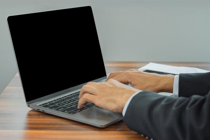 Rekomendasi Laptop untuk Kerja Kantoran dan Multitasking