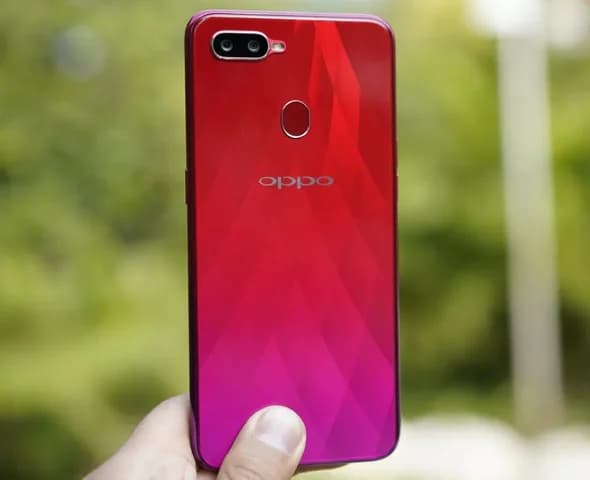 Bukan Sembarang HP Jadul, Oppo F9 dan A3S Ini Laku Rp59 Jutaan
