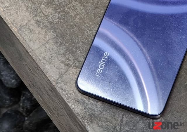 RIP Powerbank, Realme Pamer HP Tipis dengan Baterai 10.000 mAh!