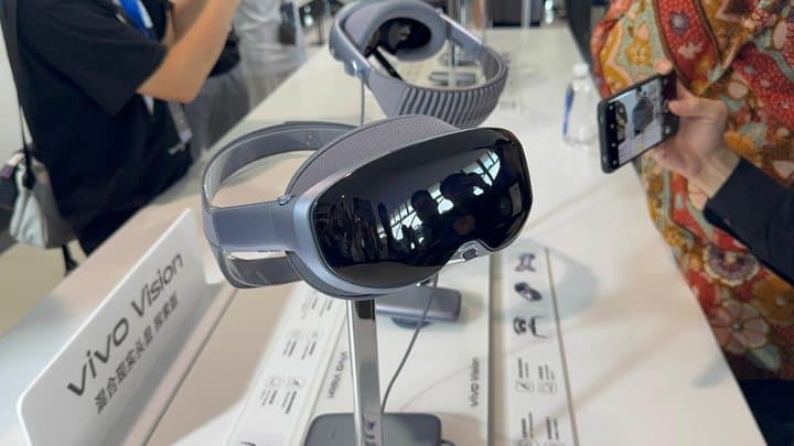 Perdana Jajal Vivo Vision di China, Gak Bikin Mual dan Ringan!