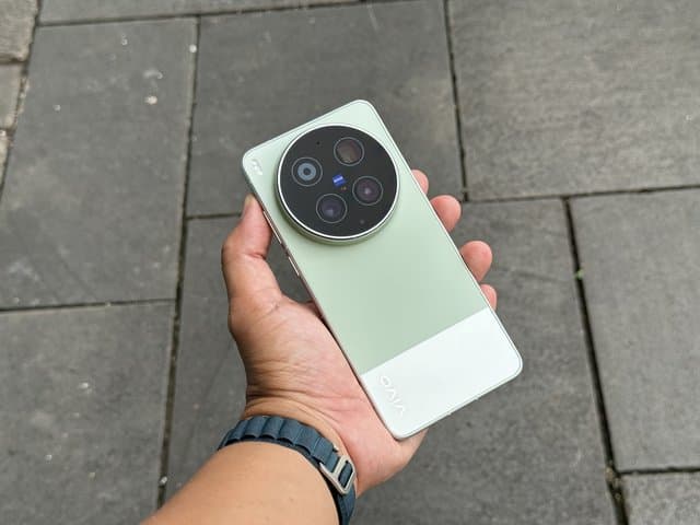 Jagoan Kamera Vivo X300 Ultra Rilis 11 Mei di RI, Sudah Bisa Pre-order