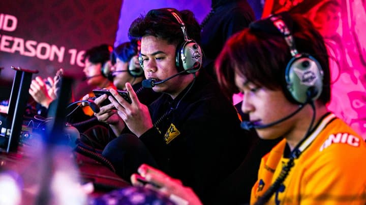 Royal Derby di MPL ID S16: ONIC Kokoh, RRQ Menuju Zona Merah