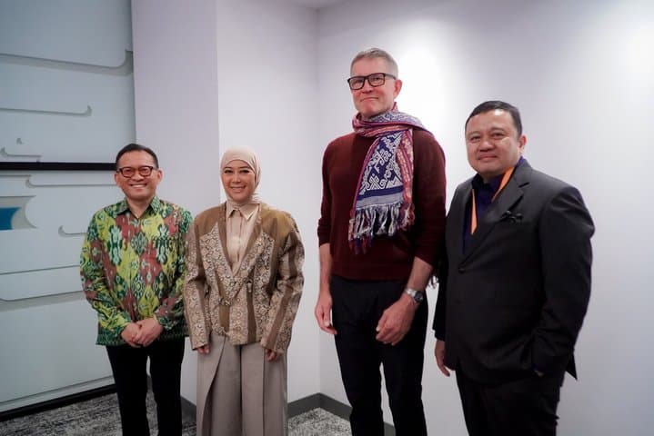 Temui CEO Roblox, Menkomdigi Minta Lebih Tegas Soal Aturan Usia