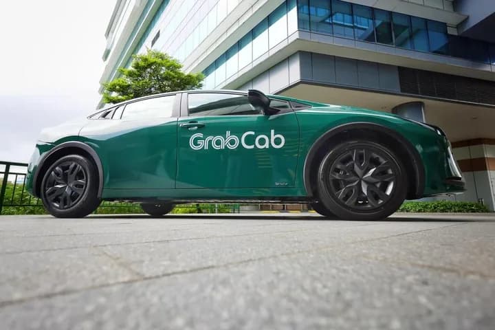 Imbas Perang Iran-Israel, Grab Naikkan Tarif Layanan di Singapura
