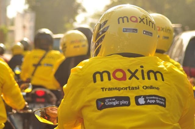 Maxim Buka Suara soal Potongan 8 Persen Ojol, Kaji Aturan Lebih Dulu
