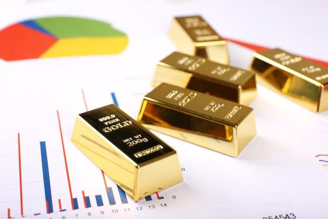 Beli Emas Semudah Belanja Online, Tapi Tetap Tahan Inflasi?