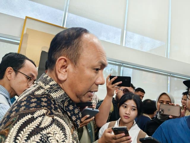 XL Axiata Diminta Kembalikan Spektrum 7,5 MHz Pasca Merger
