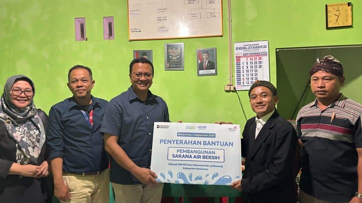 Telkom Bangun Sarana Air Bersih untuk Masyarakat Adat Bonokeling