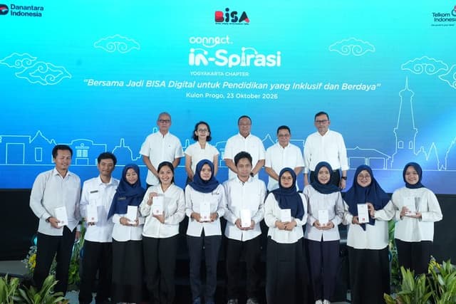 Telkom Kenalkan AI ke Guru dan Siswa Sekolah Rakyat Kulon Progo