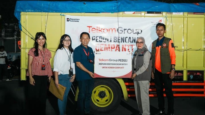 TelkomGroup Perluas Bantuan untuk Masyarakat Terdampak Gempa NTT
